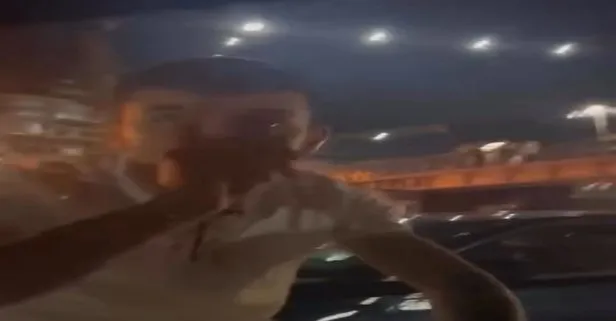 Ayna kırdı, kapı tekmeledi, küfürler etti! Beyoğlu’nda trafik magandası dehşeti... Yeni düzenleme 3 yıl hapis 1 yıl ehliyetten men diyor