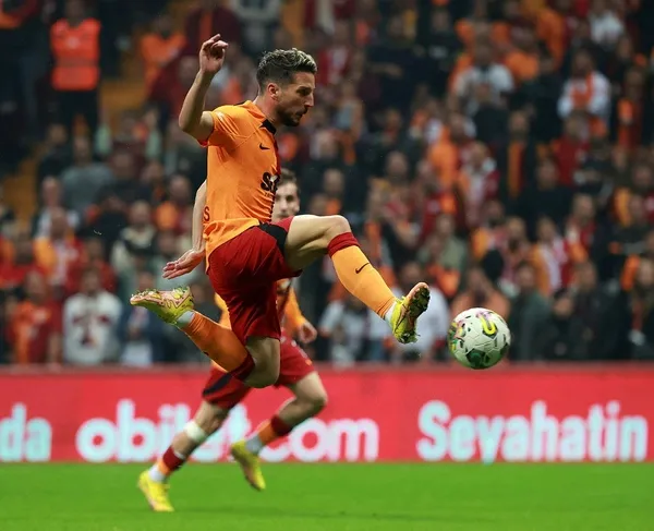 okan-buruktan-karagumruk-macinda-mecburi-rotasyon-muslera-kulubeye-emin-bayram-11e-1666786351406.jpeg Okan Buruk'tan Karagümrük maçında mecburi rotasyon! Muslera kulübeye Emin Bayram 11'e...-11