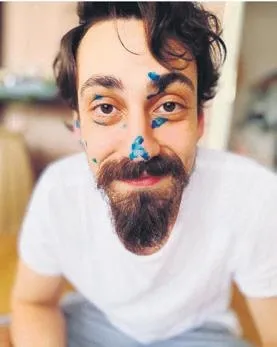 rengarenk-tepeli-1647119643832.jpeg Destan'ın Batuga'sı Edip Tepeli'den rengarenk pozlar! Baba-kız bakın nasıl eğlendiler...-1