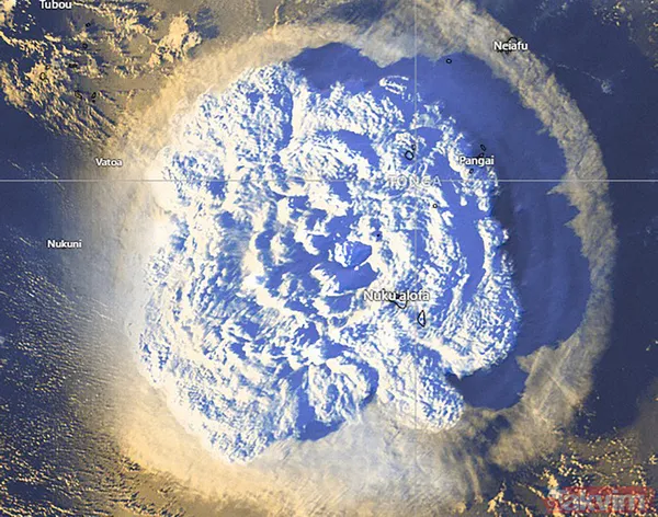 Önce yanardağ patladı sonra tsunami oluştu! Japonya'da ortalık karıştı - 2