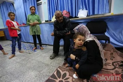 SON DAKİKA: Filistinli aileler çocuklarını İsrail bombalarından korumak için okullara sığındı