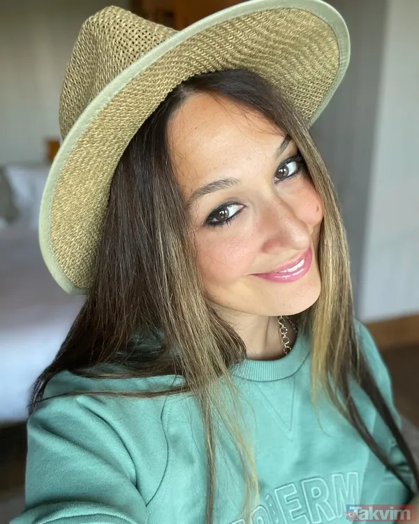 Ortadan kaybolan Gupse Özay'dan 7 aylık hamile plaj pozu 'anne olmak bu kadar yakışır' Eşi Barış Arduç'la bebek bekleyen Gupse Özay... - 9