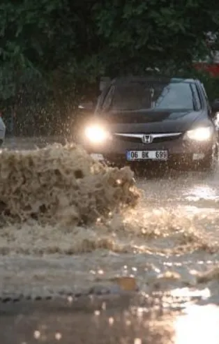 Selin vurduğu Ankara'da yağışlar devam edecek! Valilikten şiddetli rüzgar ve dolu uyarısı