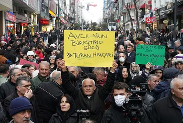 Ekrem İmamoğlu ve Özgür Özel'in İstanbul'daki aday listesine tepki! CHP'li başkanlar destekçileriyle birlikte eylemde!