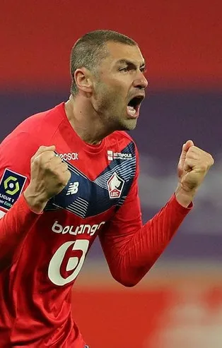 Burak Yılmaz 35 yaşında savaş çıkarttı! Fenerbahçe ve Galatasaray...