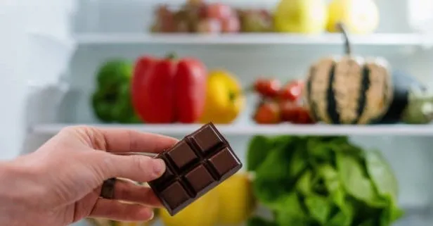 Çikolatanın başına gelenlere inanamayacaksınız! Çikolatayı asla buzdolabına atmayın!