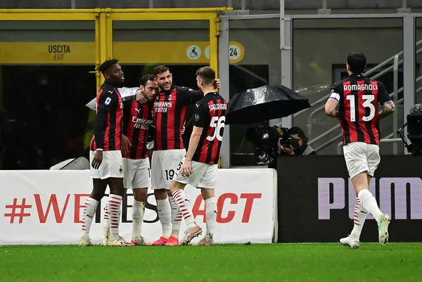 hakan-calhanoglu-gol-atti-milan-kazandi-kirmizi-siyahlilar-beneventoyu-2-0-yendi-1619907677203.jpg Hakan Çalhanoğlu gol attı, Milan kazandı! Kırmızı-siyahlılar, Benevento'yu 2-0 yendi-4