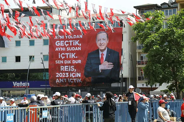 Ordu’da pankartların dili: Fındık dalda tekleme, 6’lı masa Ordu’dan oy bekleme
