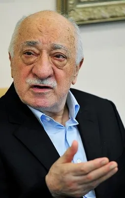 ‘Peygamber salonda’ deyip insanları kandırdılar!