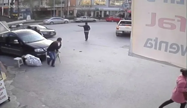 Mersin'de inanılmaz hırsızlık olayı! İş adamının parasını böyle çaldılar-4