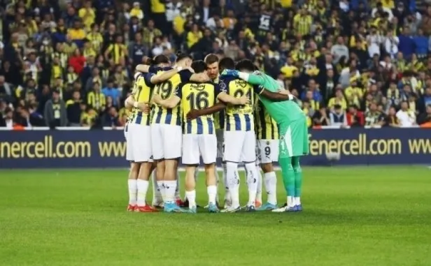 fenerbahce-shakhtar-donetsk-canli-mac-izle-fb-shakhtar-hazirlik-maci-sifresiz-bedava-canli-yayin-nasil-izlenir-1650373396065.jpg 📺Fenerbahçe - Shakhtar Donetsk CANLI MAÇ İZLE | FB Shakhtar hazırlık maçı şifresiz bedava CANLI YAYIN nasıl izlenir? Maçın 11'leri...-3