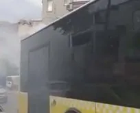 Arızalanan İETT otobüsü dumanlar içinde yola devam etti
