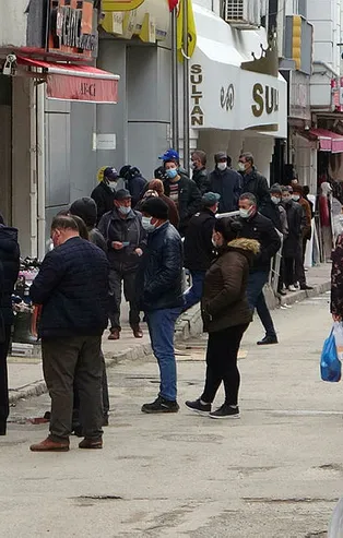 Sağlık Bakanlığı'nın koronavirüs vaka yoğunluğu haritasında kırmızı kategorideki Edirne'den şoke eden görüntüler!