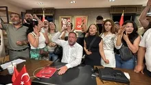 CHPde sinkaflı arınma! İzmir il binası gece yarısı savaş alanına döndü | Küfürler havada uçuştu