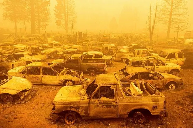 abdnin-california-eyaletindeki-orman-yangini-sondurulemiyor-8-kisi-kayboldu-1628370340319.jpeg ABD'nin California eyaletindeki orman yangını söndürülemiyor: 8 kişi kayboldu-2