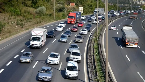 2021-trafik-cezalari-ne-kadar-kirmizi-isik-cep-telefonu-emniyeti-kemeri-cezasi-2021de-kac-tl-1609407517678.jpg 2021 trafik cezaları ne kadar? Kırmızı ışık, cep telefonu, emniyeti kemeri cezası 2021’de kaç TL?-2