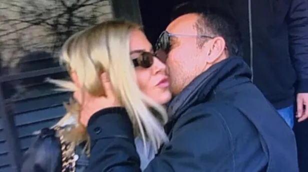 Mustafa Sandal'dan partideki şov kızına yakın ilgi! Ortaya çıkan ve tepki çeken görüntü sonrası gözler Melis Sütşurup'ta...-6