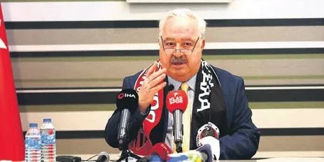 tecrubeli-hoca-cok-haksizliga-ugradigini-belirterek-bir-macta-dayak-yiyorsunuz-artistlikle-suclaniyorsunuz-son-1668125837909.jpeg Teknik direktör Stefan Kuntz, İskoçya ve Çekya ile oynanacak hazırlık maçlarının kadrosuna Arda Güler'i çağırdı-3