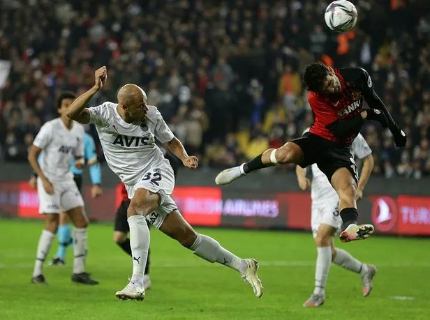 gaziantep-fk-3-2-fenerbahce-mac-sonucu-1639424472949.jpeg Fener yıkıldı! Gaziantep FK 3-2 Fenerbahçe | MAÇ SONUCU-6