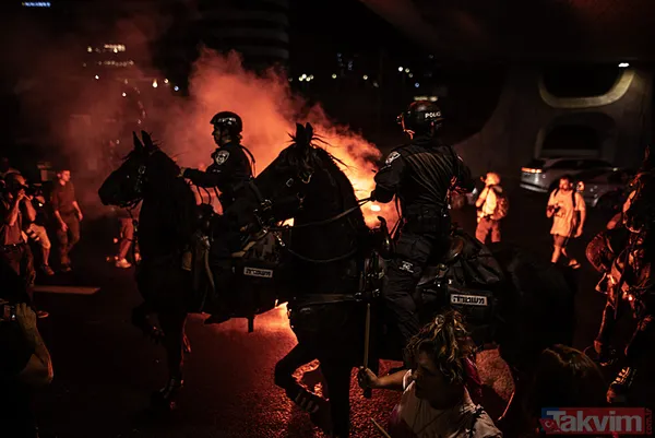 Tel Aviv'de kafesli protesto! Onlarca İsrailli, Netanyahu'nun istifası için sokaklara döküldü: Sen baştasın, sen suçlusun - 18