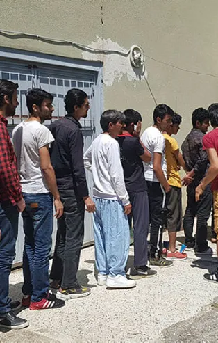 Çanakkale'de 32 düzensiz göçmen yakalandı