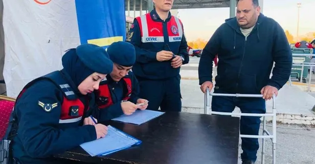 Asrın felaketinde depremzedelerin tahliyesi jandarma desteği ile sürüyor