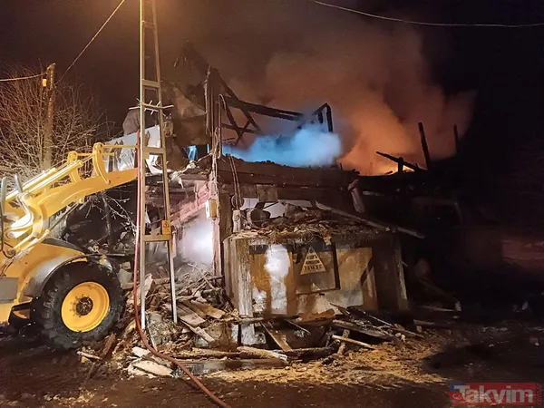 Kastamonu'da ev yangını! Bir kişi yaralandı: Kayıp baba ve engelli oğlunun cansız bedenine ulaşıldı - 2