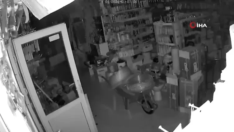 DEPREM SON DAKİKA: Tokat Sulusaray'da 5,6 büyüklüğünde deprem! Vatandaşlar evleri terketti! | AFAD SON DEPREMLER!