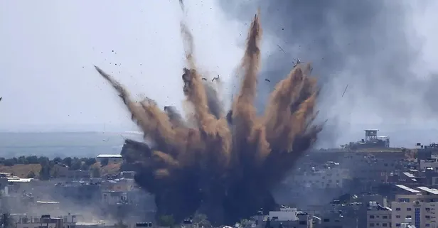 Katil İsrail durmak bilmiyor! Gazze'de iki ev bombaladı: 11 ölü