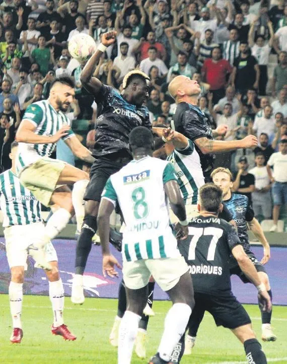 trabzonspor-galatasarayin-eski-yildizi-lemina-ile-anlasti-1659910595455.jpeg Trabzonspor Galatasaray'ın eski yıldızı Lemina ile anlaştı-8