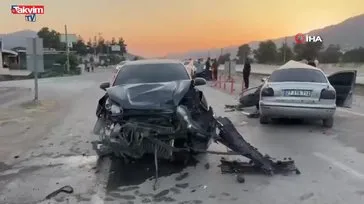 Osmaniye’de kavşakta feci çarpışma: 2 yaralı!