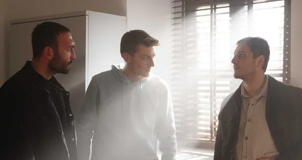 gulayse-oz-ailesinin-eyubogullari-oldugunu-ogrenecek-mi-1680978494409.jpeg Ateş Kuşları’nda Gülayşe öz ailesinin Eyüboğulları olduğunu öğrenecek mi?-6