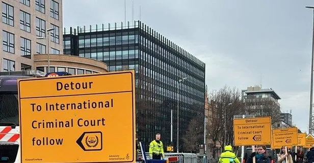 İsrail Cumhurbaşkanı Isaac Herzog’a Hollanda’da Gazze tokadı! Göstericiler Lahey’e yönlendiren pankartlarla karşıladı