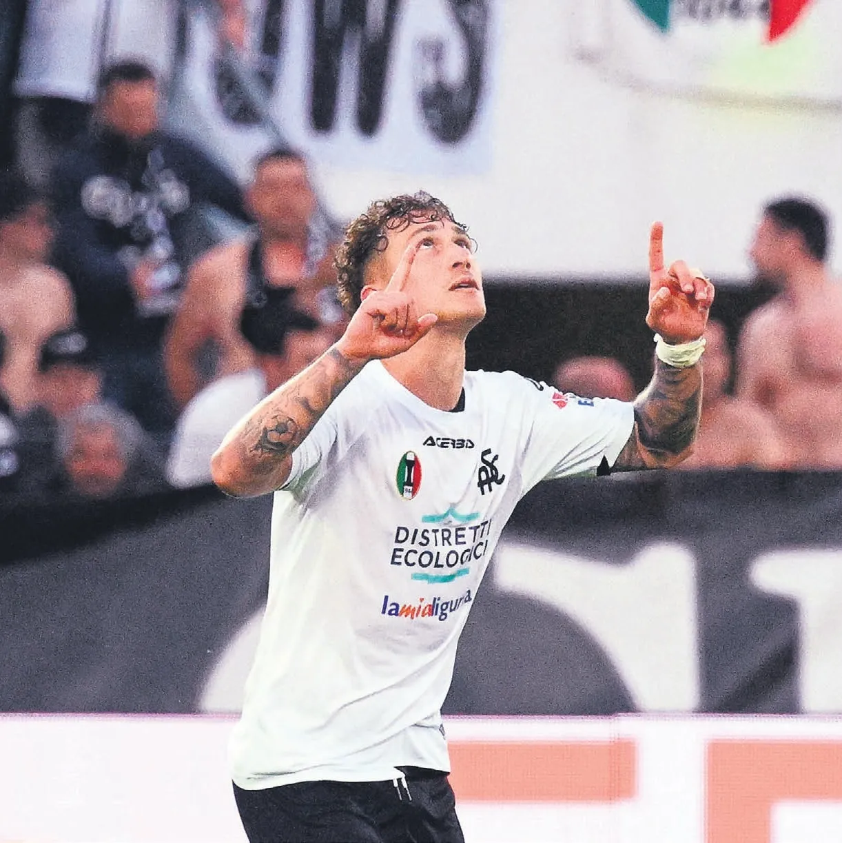 Esposito’da rakip çıktı!