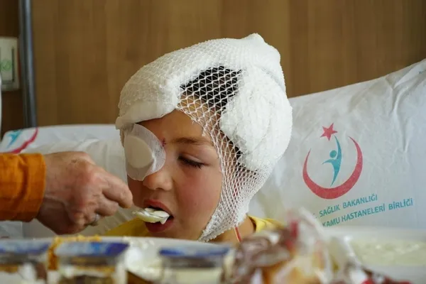 arkadaslariyla-oynarken-komsu-kopeginin-saldirisina-ugrayan-8-yasindaki-sevket-olumden-dondu-1621670178618.jpg Arkadaşlarıyla oynarken komşu köpeğinin saldırısına uğrayan 8 yaşındaki Şevket ölümden döndü-9