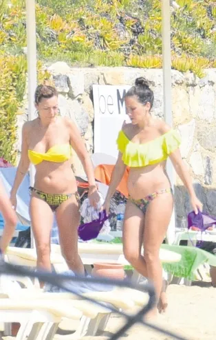 Düğün stresini tatilde attı