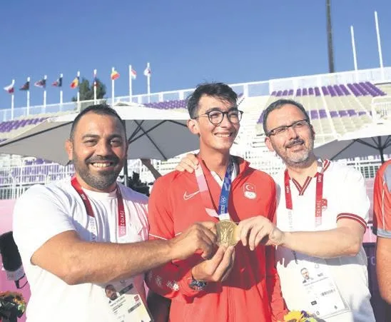 baskan-recep-tayyip-erdogandan-mete-gazoza-son-okunu-gozlerim-yasli-izledim-1627775040373.jpeg Başkan Recep Tayyip Erdoğan'dan Mete Gazoz'a: Son okunu gözlerim yaşlı izledim-2