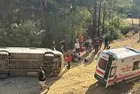 Balıkesir'de can pazarı! Tur minibüsünün şarampole devrildi: Çok sayıda yaralı var