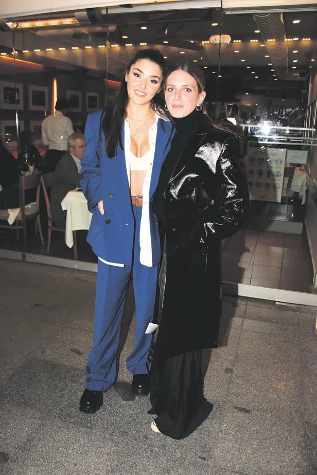 pelin-karahandan-cok-estetik-yaptiran-kadinlara-tepki-gosterdi-cocuklari-kendilerine-benzemiyor-saklambac-habe-1669240889339.jpeg Pelin Karahan'dan çok estetik yaptıran kadınlara tepki gösterdi: Çocukları kendilerine benzemiyor | Saklambaç haberleri-5