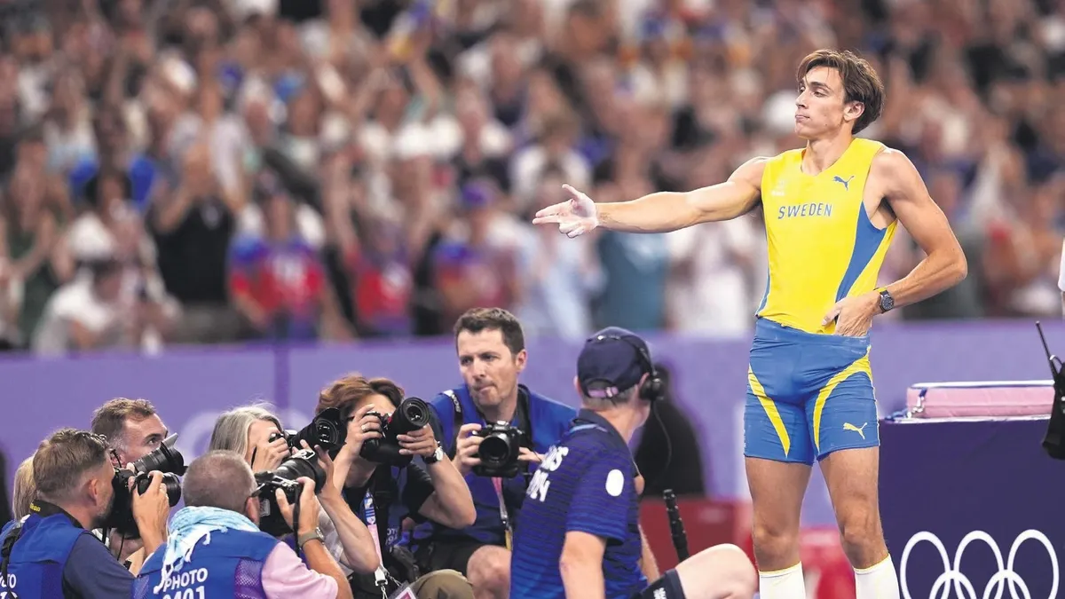 Dünya rekoru kıran Armand Duplantis'ten Yusuf Dikeç pozu!