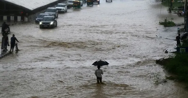 Hindistan'da şiddetli yağışlar can aldı! Racastan’ı sel bastı 20 kişi öldü