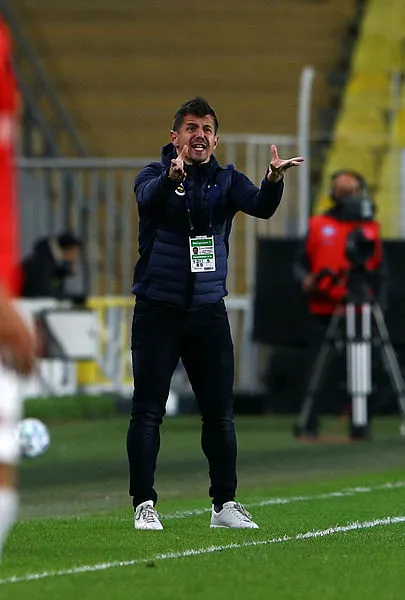 Fenerbahçe'de Emre Belözoğlu, Kayseri maçı sonrası görevini bırakmaya hazırlanıyor-4