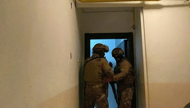 mersinde-kacakcilara-operasyon-14-gozalti-karari-1672725923321.jpeg Mersin'de kaçakçılara operasyon: 14 gözaltı kararı-3