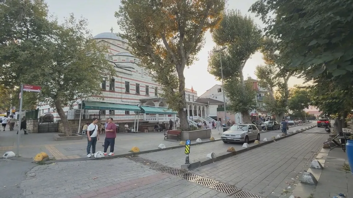 beykozda-akilalmaz-cinayet-caminin-onunde-3-yerinden-bicakladi-arkadasima-laf-atti-1786479636304.jpeg Beykoz'da akılalmaz cinayet! Caminin önünde 3 yerinden bıçakladı: "Arkadaşıma laf attı"-2