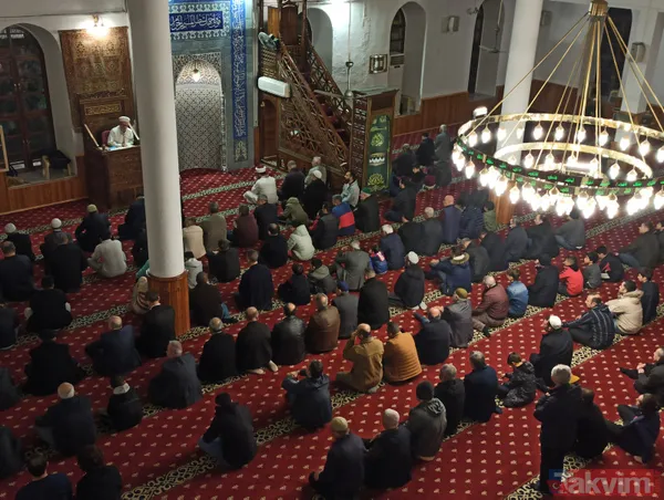 Regaip Kandili dualarla idrak edildi... Vatandaşlar camilere akın etti - 9