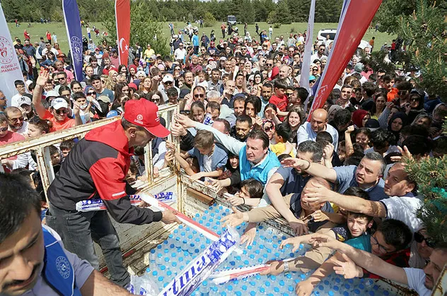 Kastamonu'da uçurtma şenliği izdihama dönüştü, eğlenmeye gelen çocuklar ezildi