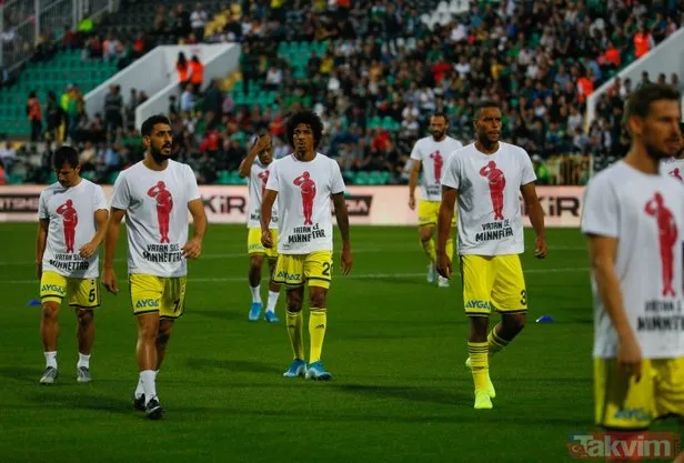 Fenerbahçeli futbolculardan Mehmetçik'e destek