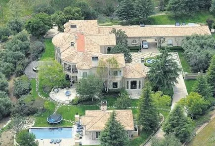 Hollywood dünyasının ünlü yıldızlarından virüse karşı ultra lüks önlem! Milyonlarca dolarlık evlerde karantina...-6