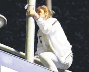 Üst geçitte intihar girişimi