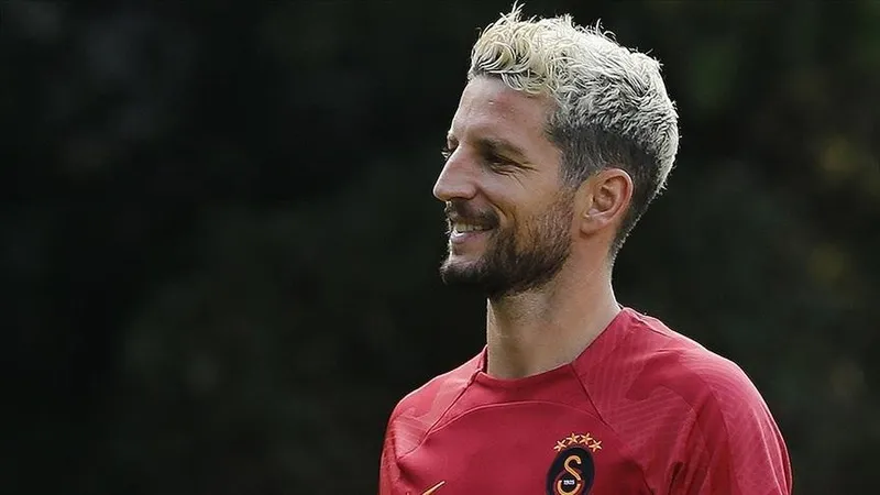 galatasaray-belcikali-yildiz-dries-mertens-icin-dugmeye-basti-1710120190907.jpeg Galatasaray Belçikalı yıldız Dries Mertens için düğmeye bastı! Takımdan sezon sonu ayrılacak derken...-3